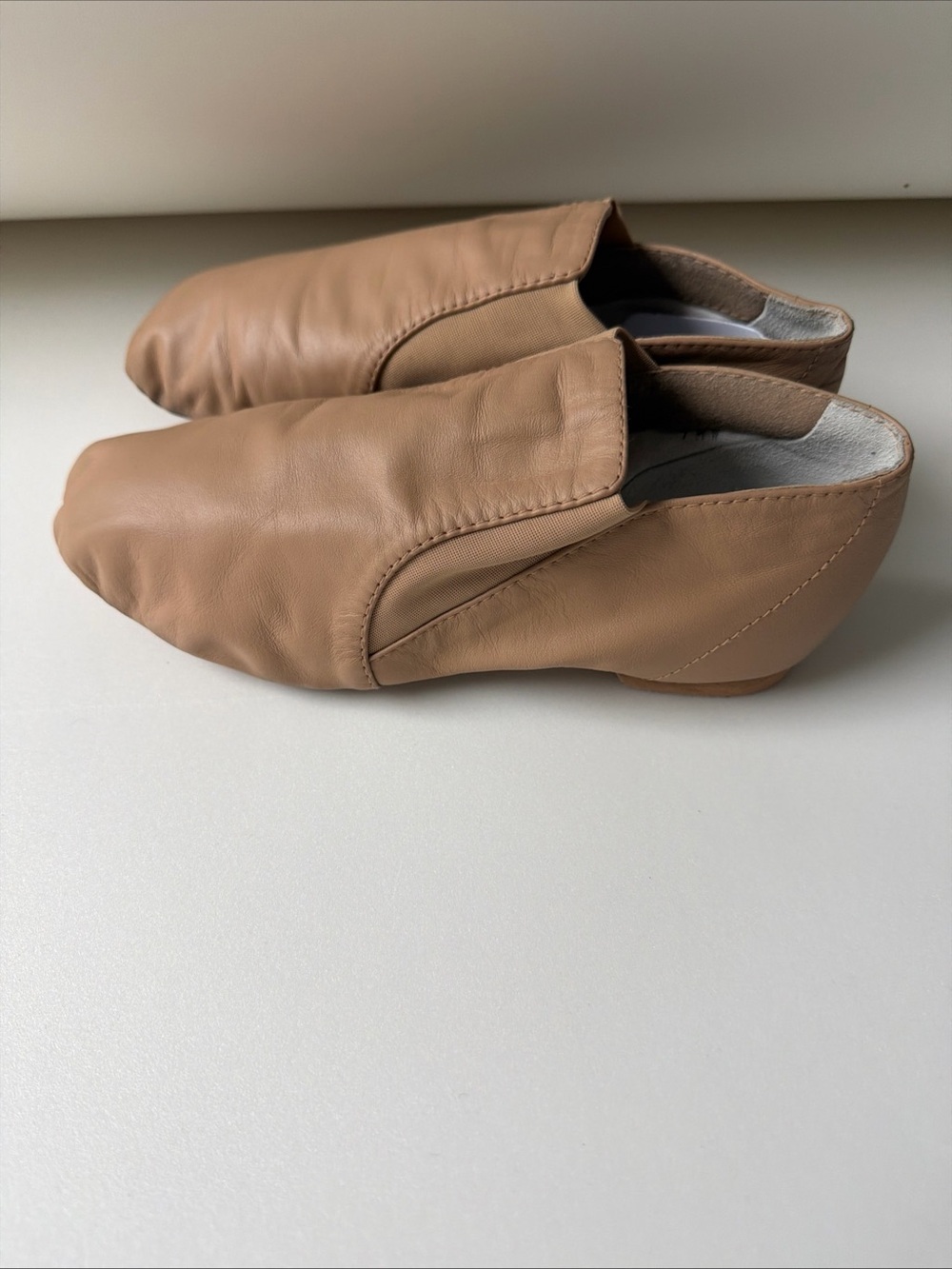 W Casual Slip-On Leather Shoes in Tan